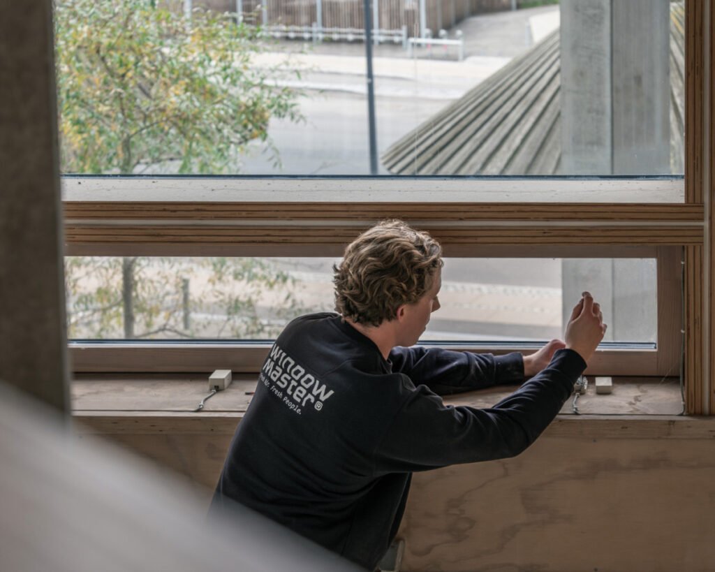 installing a window actuator windowmaster